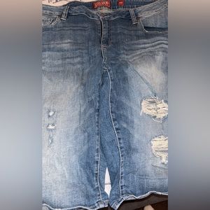 Distressed Bermuda denim shorts